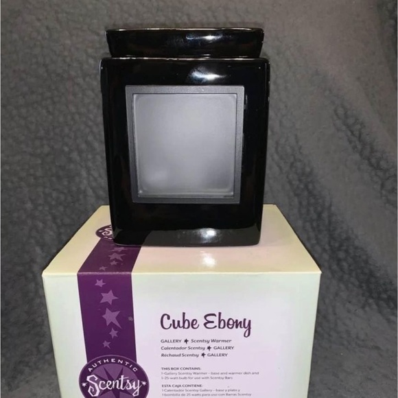 SCENTSY Gallery Ebony Cube w/ University of NC Window - Picture 4 of 5